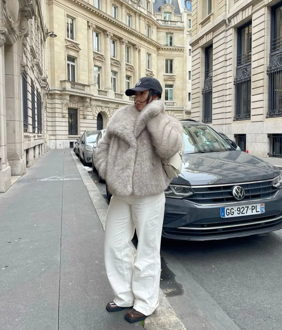 Kurtka Zimowa Damska Krótka Z Szerokim Kołnierzem