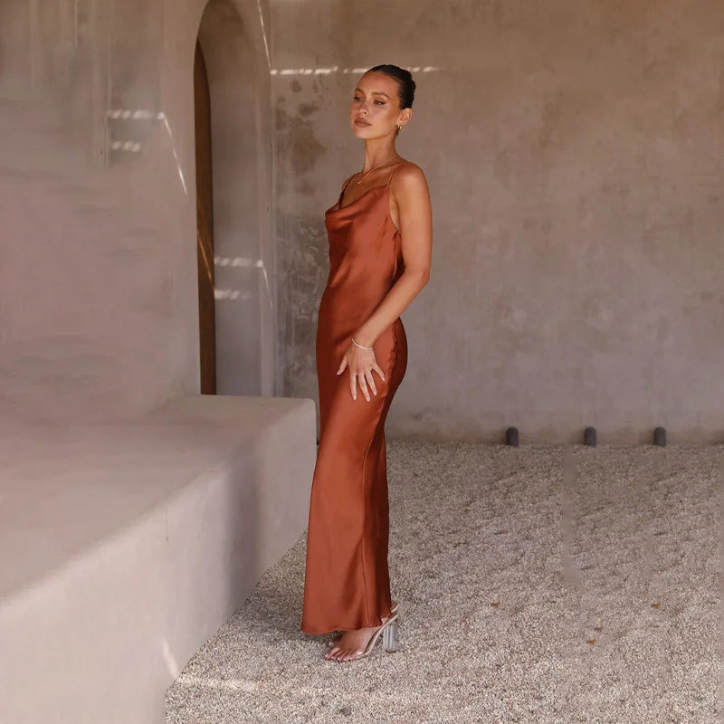 Sukienka Na Studniówkę | Damska Sukienka Maxi Na Ramiączkach Z Drapowanym Dekoltem